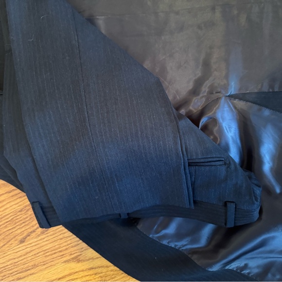 Men’s 2 piece suit Saks Fifth Avenue - Picture 3 of 14